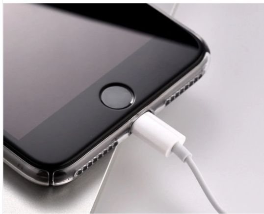 3_2fff633b-d783-45be-ad6e-28313ec56157.png i768 Apple Lightning EarPods Original (used)