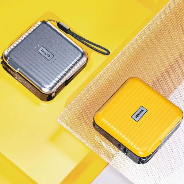 752EF462-D48F-43DF-A5D5-E6000181A027.jpg WP-20 AC plug Comes with 2 cables 15000 POWER BANK