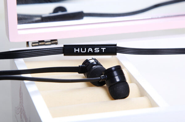 I779 Huastay headphones with wire-based universal earphones