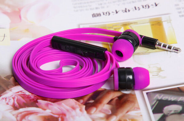 I779 Huastay headphones with wire-based universal earphones