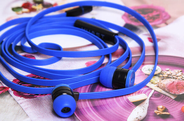 I779 Huastay headphones with wire-based universal earphones
