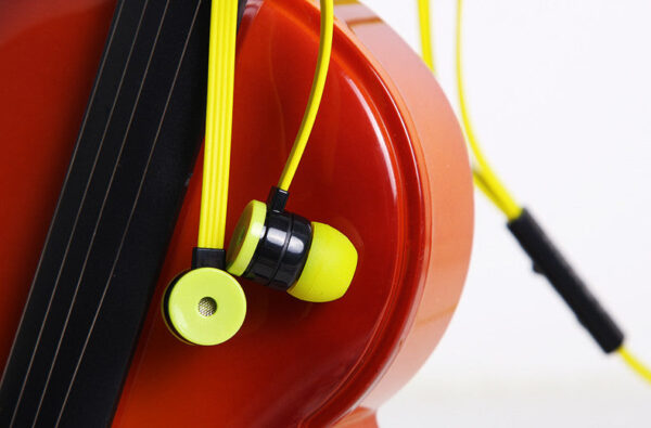 I779 Huastay headphones with wire-based universal earphones