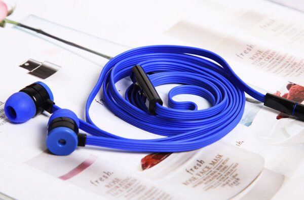 I779 Huastay headphones with wire-based universal earphones