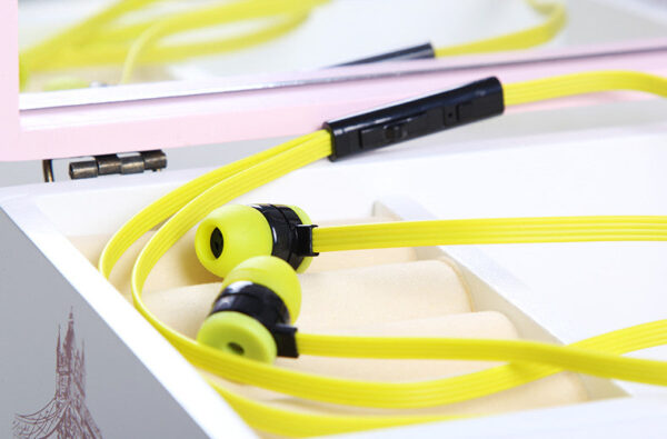 I779 Huastay headphones with wire-based universal earphones