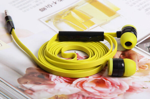 I779 Huastay headphones with wire-based universal earphones