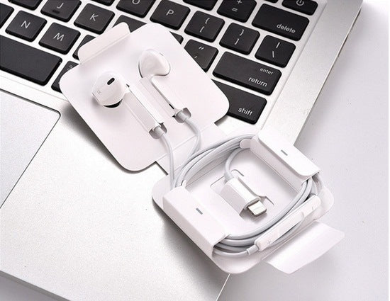 Wholesale-Lightning-Earpods-Earphone-for-iPhone-7-7-Plus.jpg i768 Apple Lightning EarPods Original (used)