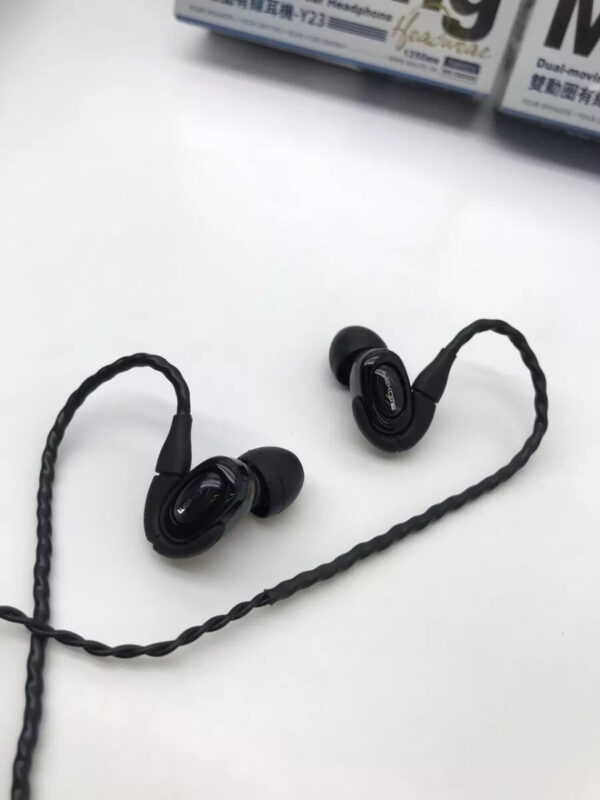 Y23 Dual moving coil in ear Earphone