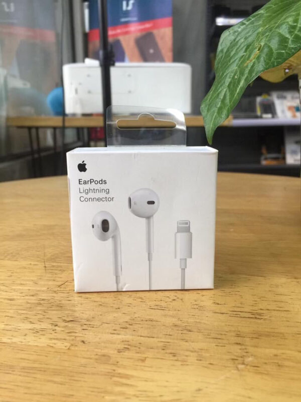 image_a5ce3a67-5264-4058-9ad6-805429ed9f52.jpg i768 Apple Lightning EarPods Original (used)